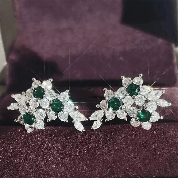 Boho Emerald Green White Diamond Flower Stud Earrings - Picture 1 of 3